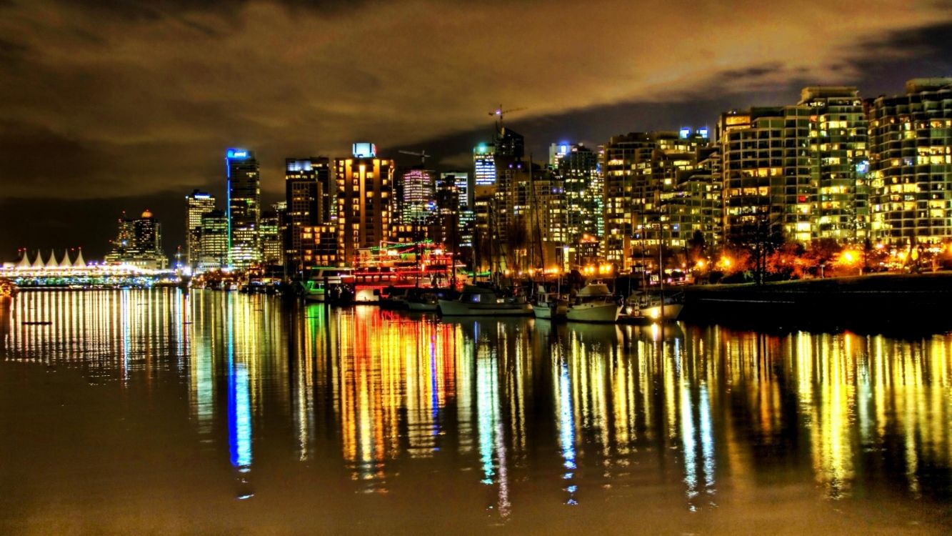 Horizonte de la Ciudad Durante la Noche. Wallpaper in 2560x1440 Resolution