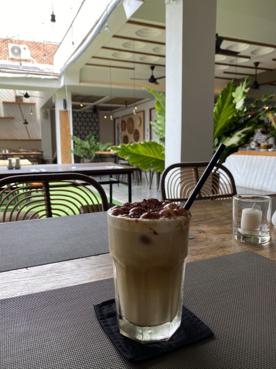 Crema Irlandesa, Irlanda, Bandejas de Servir, Cristalería, Vajilla. Wallpaper in 1536x2048 Resolution