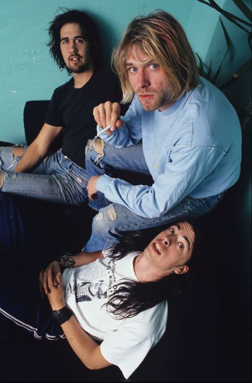 Nirvana, Grunge, Diversión, Cool, Televisión en Vivo. Wallpaper in 2631x3984 Resolution