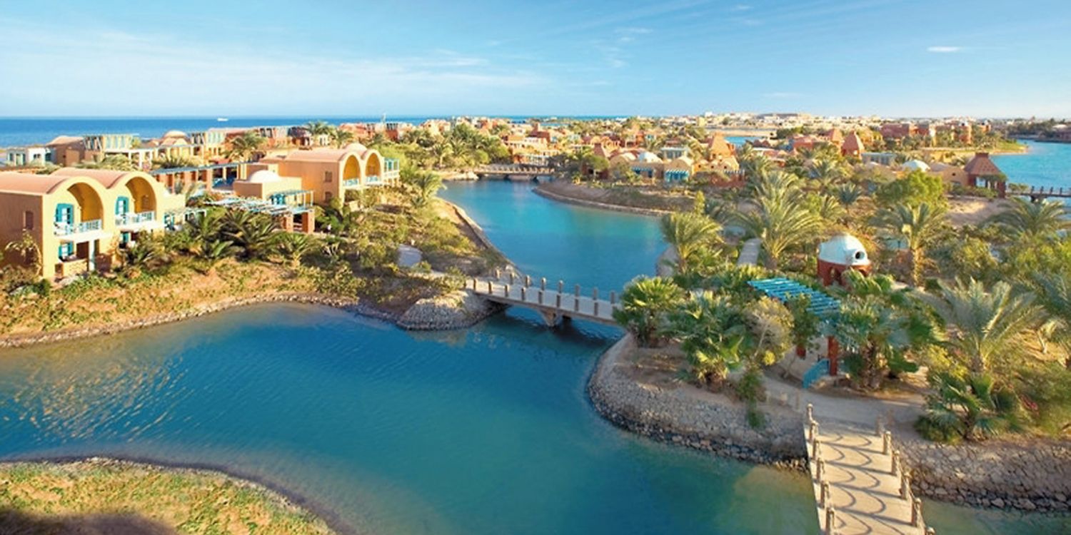 Vue Aérienne de la Ville Près du Plan D'eau Pendant la Journée. Wallpaper in 3200x1600 Resolution