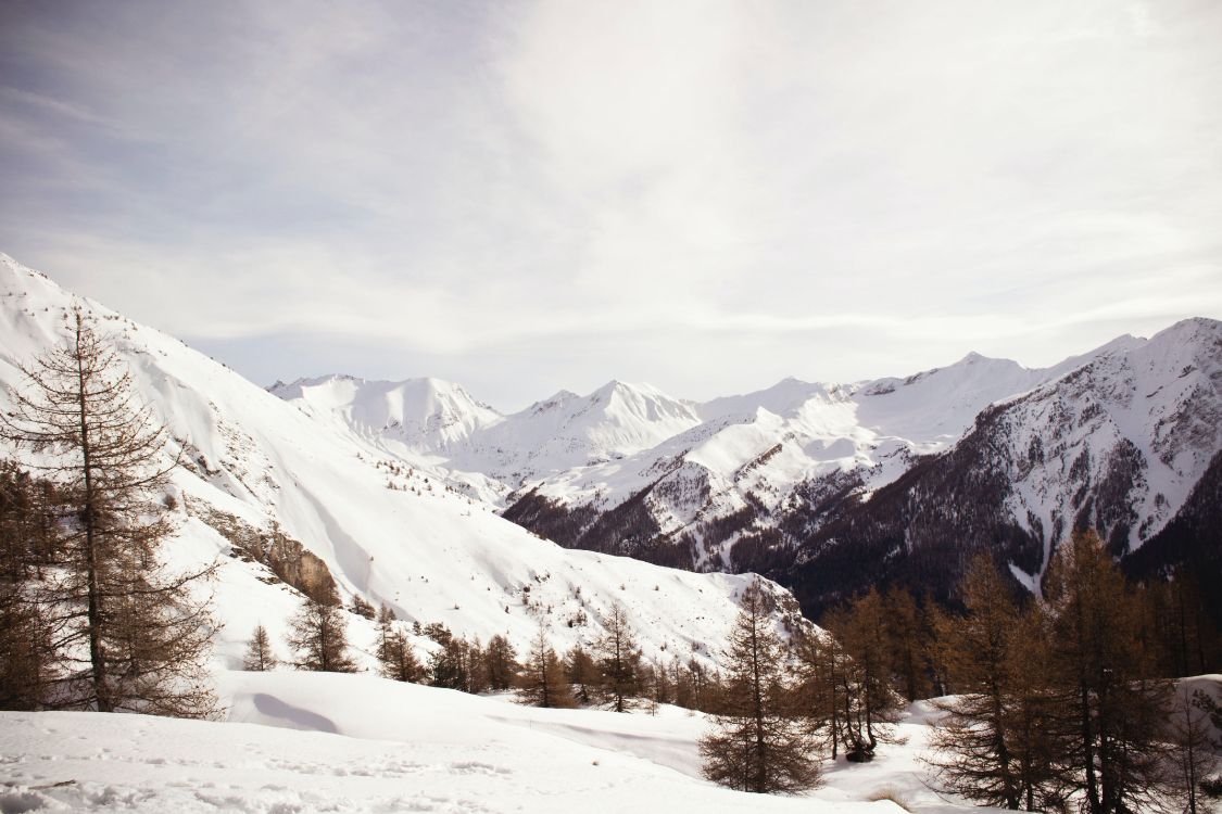 Cloud, Schnee, Piste, Baum, Naturlandschaft. Wallpaper in 4608x3072 Resolution