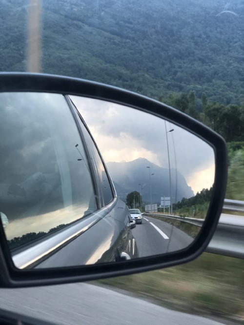 Image reflection, king, windshield, compact car, mid size car