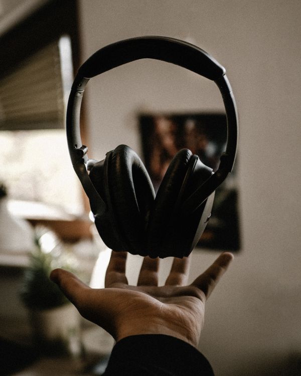 L'équipement Audio, Main, Technologie, Gadget, Dispositif Électronique. Wallpaper in 3034x3792 Resolution