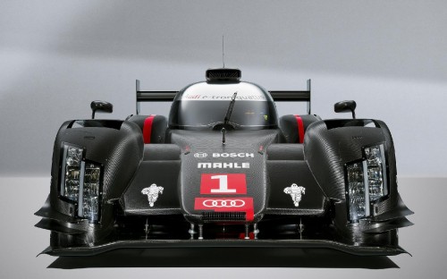Image black and red f 1 car