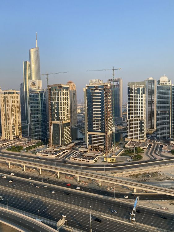 Dubai, Tower Block, Road, Tageszeit, Stadtgebiet. Wallpaper in 1536x2048 Resolution