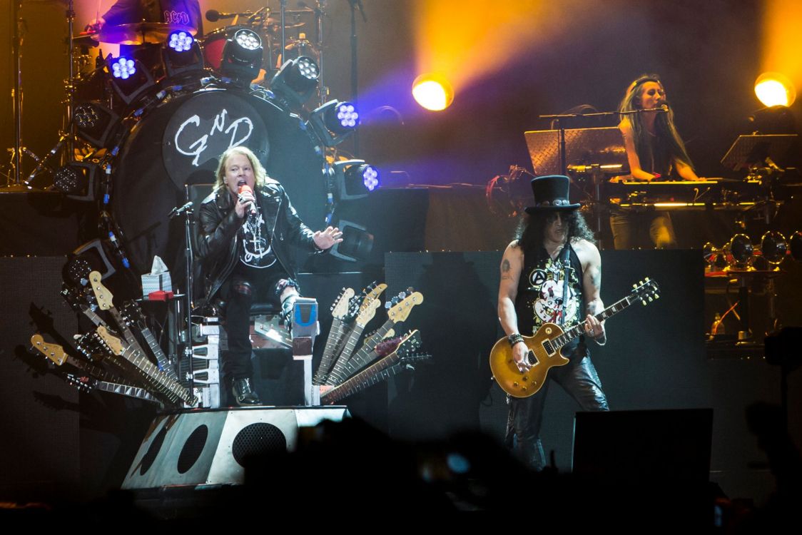 stage, rock concert, guitar, Not in This Lifetime Tour, Guns N Roses