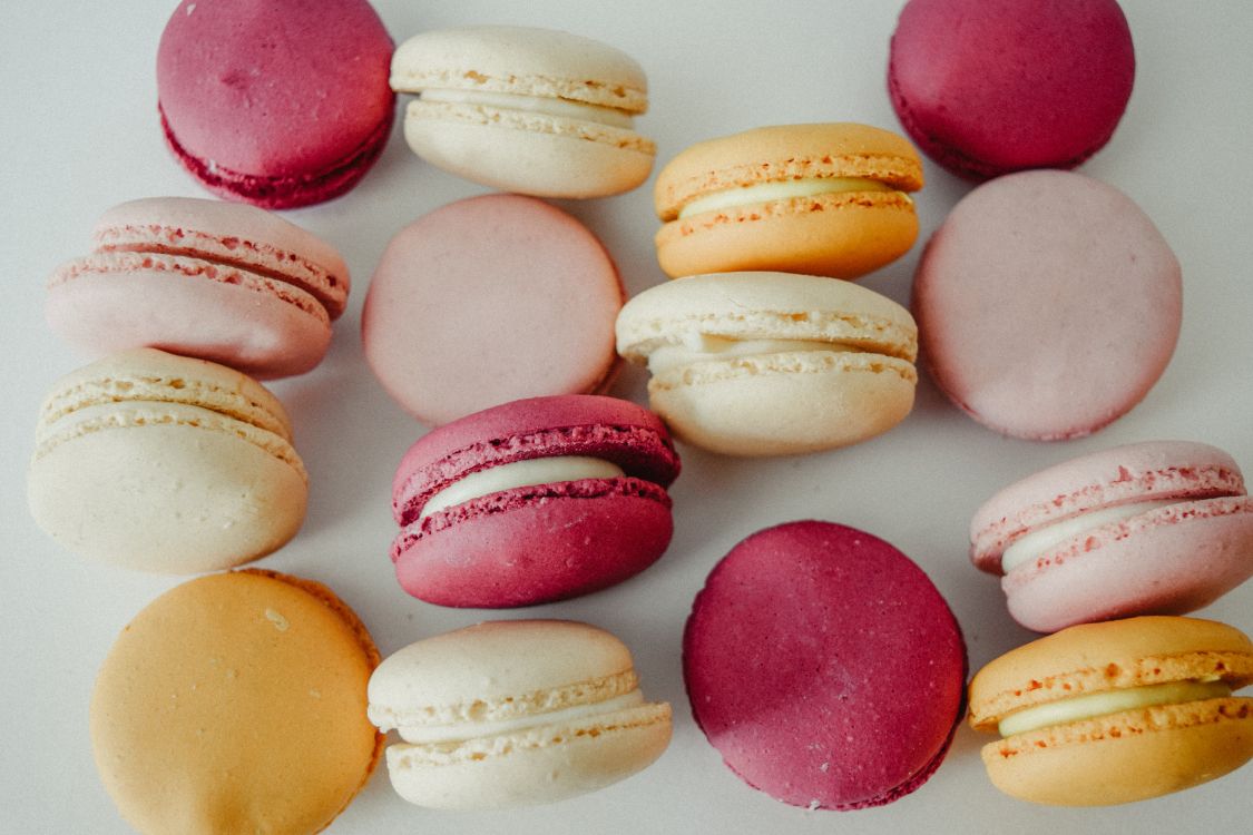 Pink Yellow and White Macaroons. Wallpaper in 6000x4000 Resolution