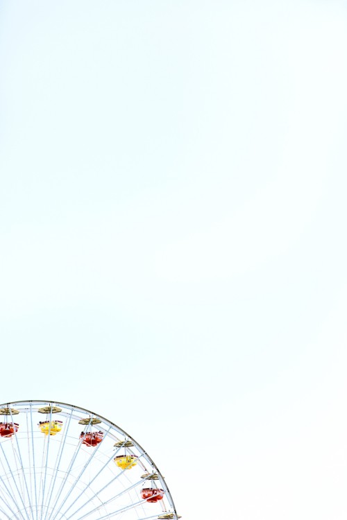 Image ferris wheel with white background