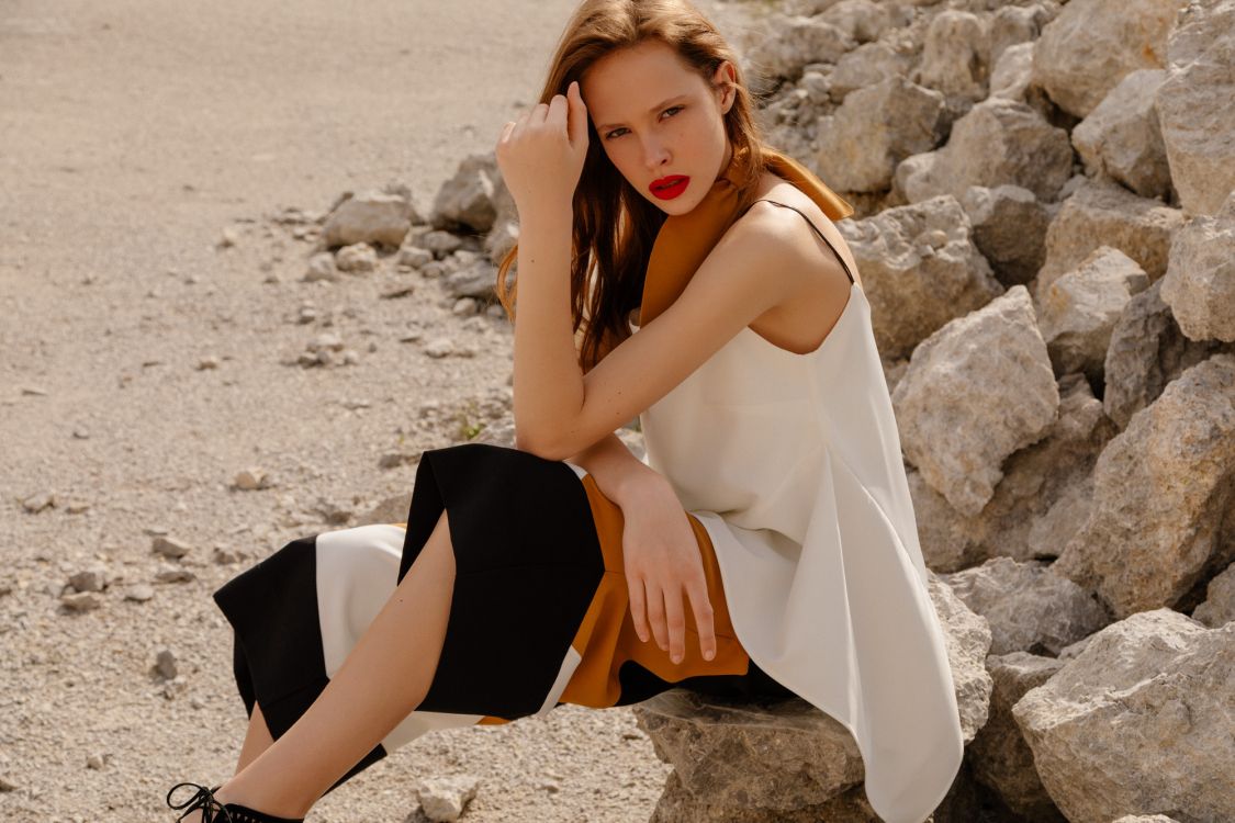 白色, 坐, 模型, 小姐 壁纸 2000x1333 允许