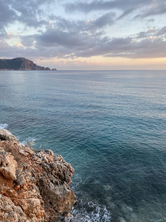 Plage de Kleopatra, Eau, Les Ressources en Eau, Paysage Naturel, Terrain. Wallpaper in 1535x2048 Resolution