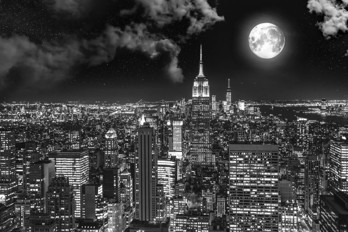 Foto en Escala de Grises de Los Edificios de la Ciudad Durante la Noche.. Wallpaper in 1920x1280 Resolution