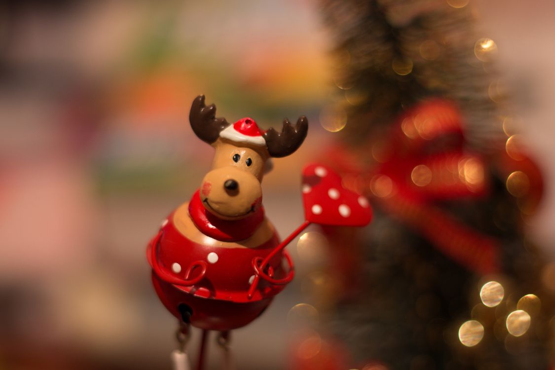 Ornement de Noël, Le Jour De Noël, Red, Décoration de Noël, Événement. Wallpaper in 5472x3648 Resolution