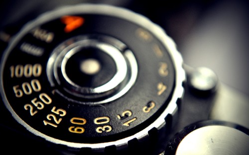 Image black and silver round device