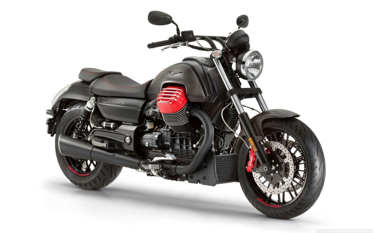 Motocicleta Cruiser Negra y Roja. Wallpaper in 2560x1600 Resolution