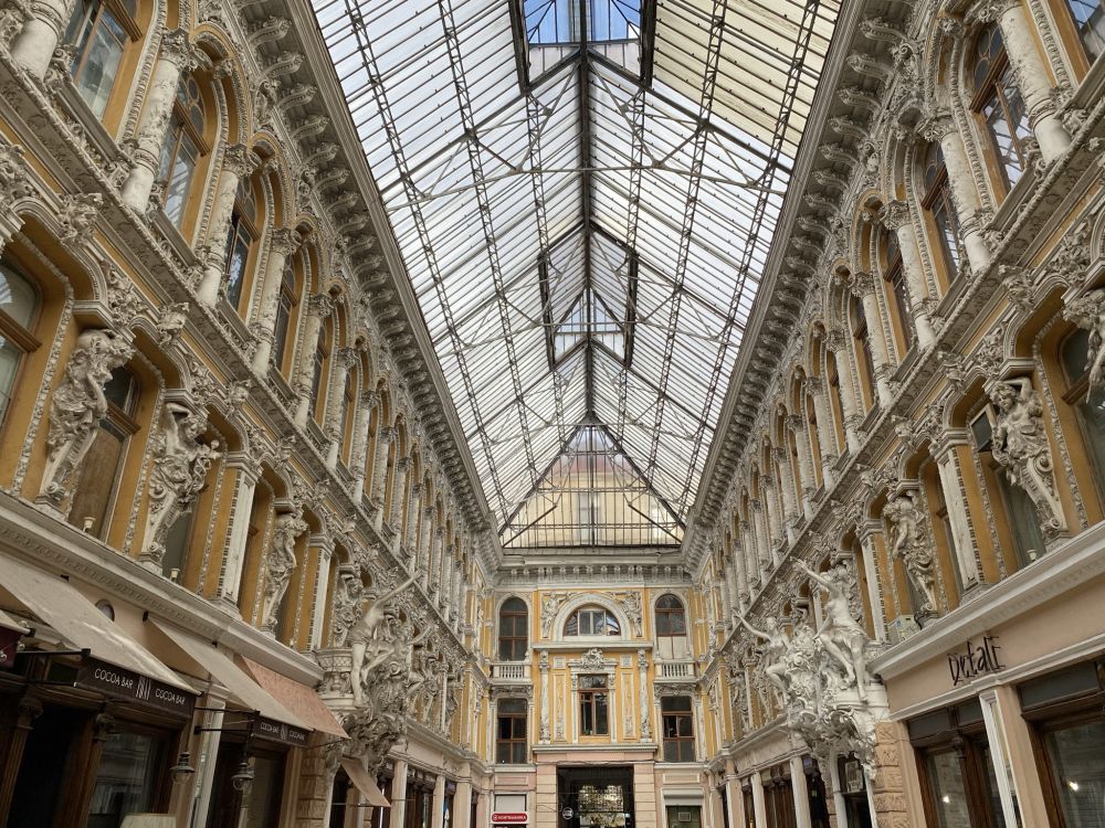 Hotel de Paso, Accesorio, Arcade, Palacio, Hall. Wallpaper in 2048x1536 Resolution