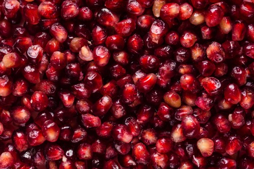 Image red and brown round fruits