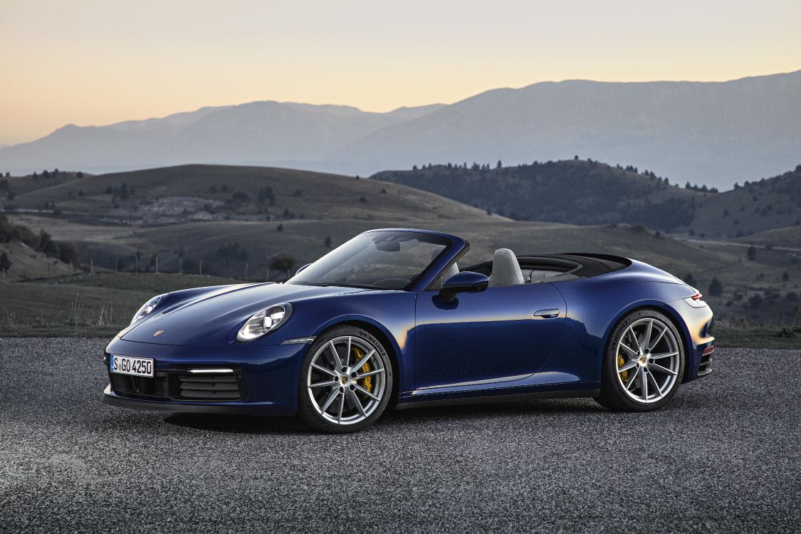 Cupé Convertible Azul Porsche 911. Wallpaper in 5040x3360 Resolution