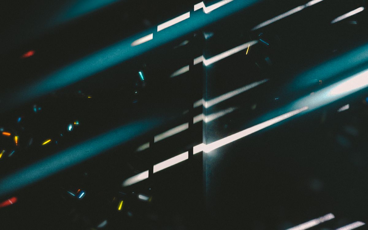 Schwarzer Und Blauer Lichteffekt. Wallpaper in 3840x2400 Resolution