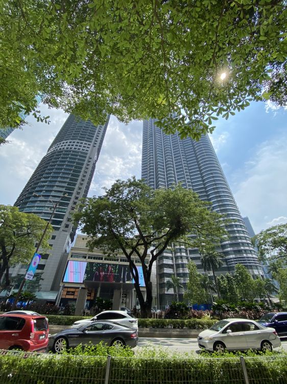 Petronas Towers, Kuala Lumpur, Malaysien, Tower Block, König. Wallpaper in 1536x2048 Resolution