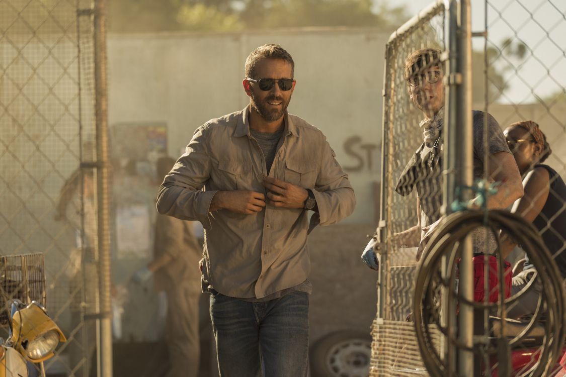 Zaun, Menschen, Ryan Reynolds, Brillen, Sechs Unter Der Erde. Wallpaper in 3000x2000 Resolution