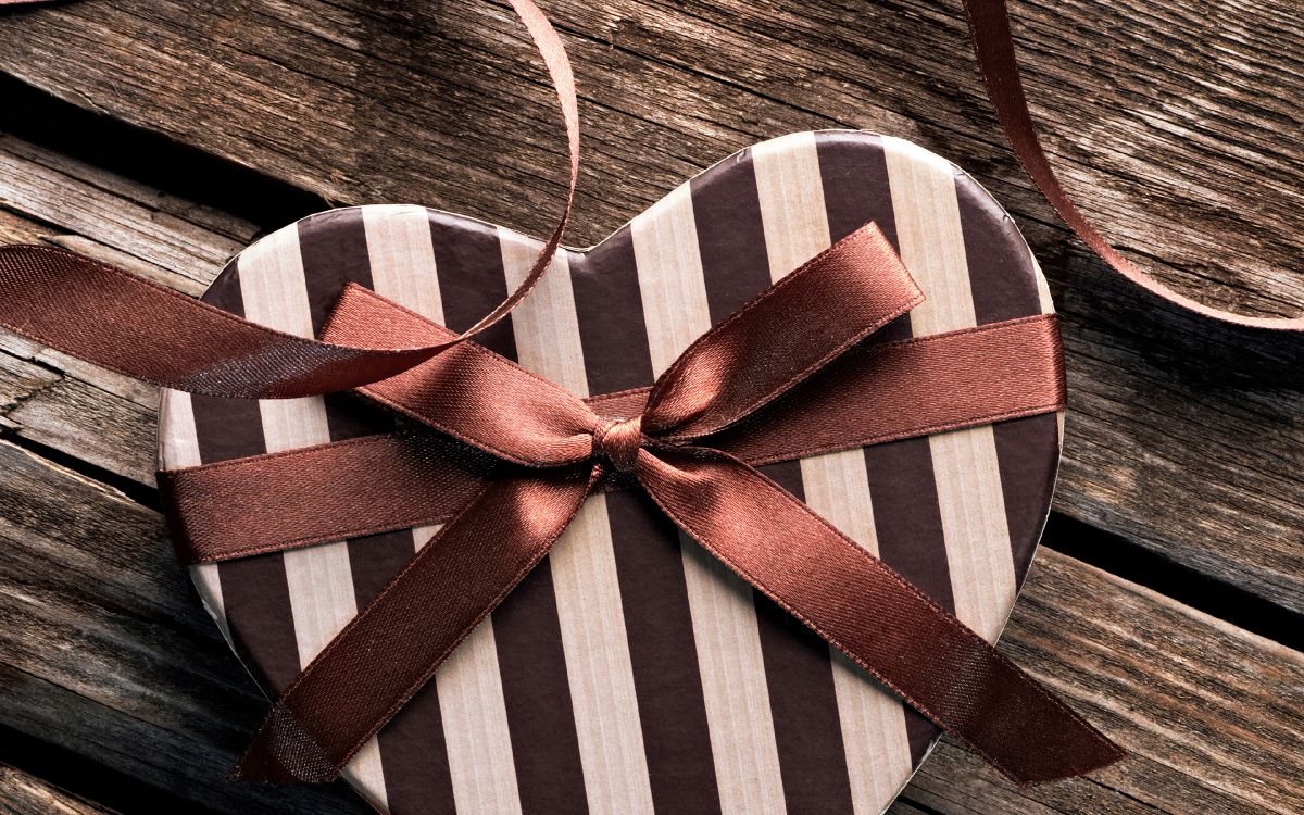 Regalo, Envoltorio de Regalo, el Día de San Valentín, Cinta, Morena. Wallpaper in 3840x2400 Resolution