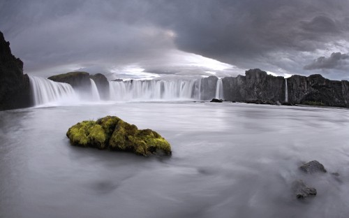 Image water falls under cloudy sky