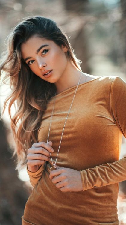 Vêtement, Cheveu, Face, Conjoint, Peau. Wallpaper in 1080x1920 Resolution