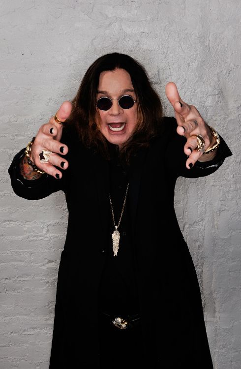 Sourire, Acteur, Peintre, Bras, Ozzy Osbourne. Wallpaper in 1961x3000 Resolution