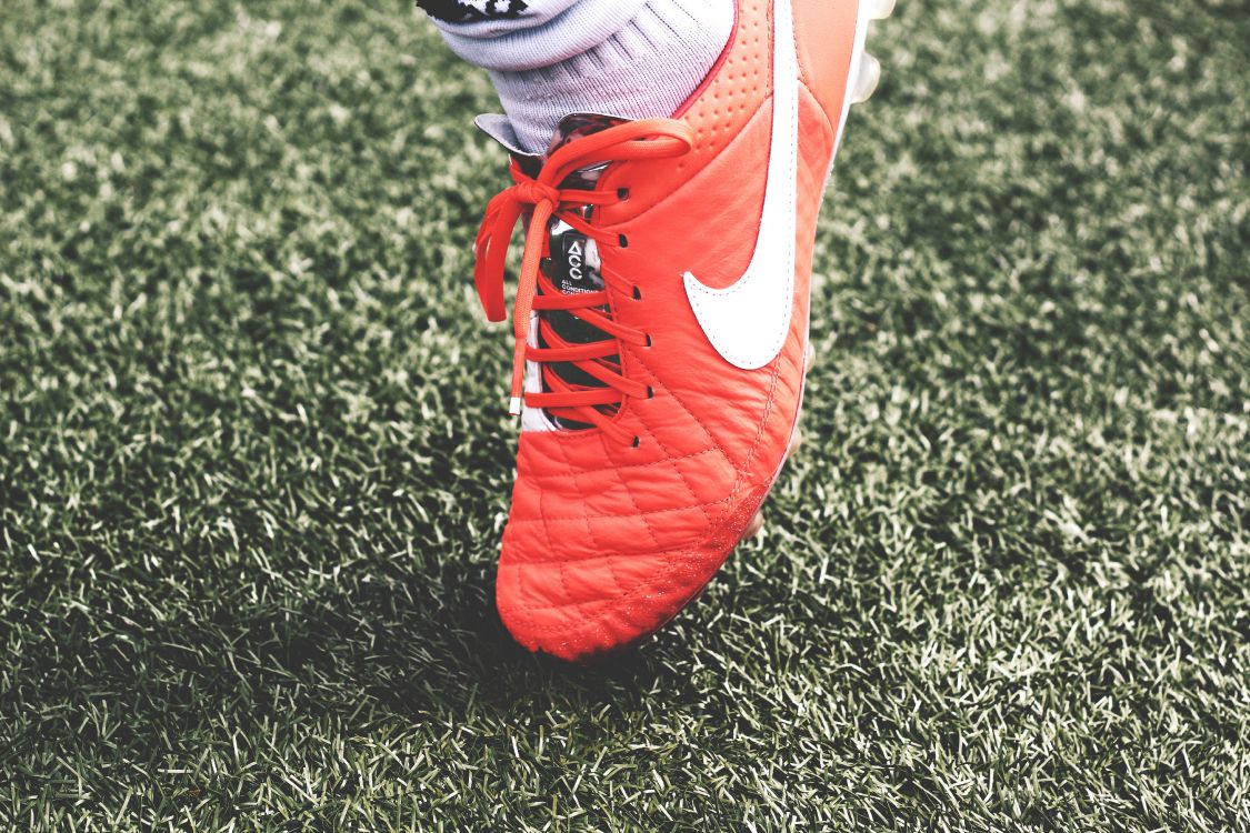 Chaussures de Sport Nike Rouge et Blanc. Wallpaper in 5184x3456 Resolution