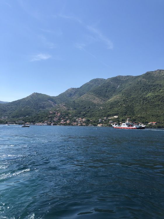 多山的地貌, 水资源, 高地, 山脉, 液体 壁纸 1536x2048 允许