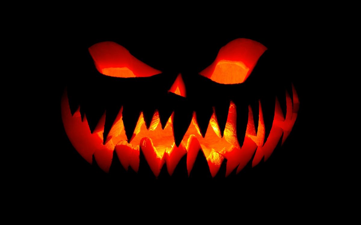 Jack o Laterne Mit Licht. Wallpaper in 2880x1800 Resolution