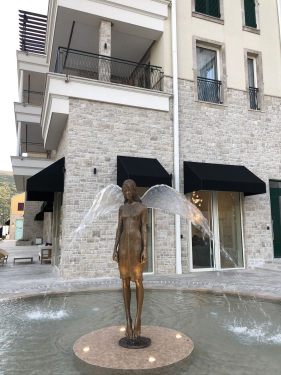 Statue, Wasser, Bronzeskulptur, Skulptur, Kunst. Wallpaper in 1536x2048 Resolution