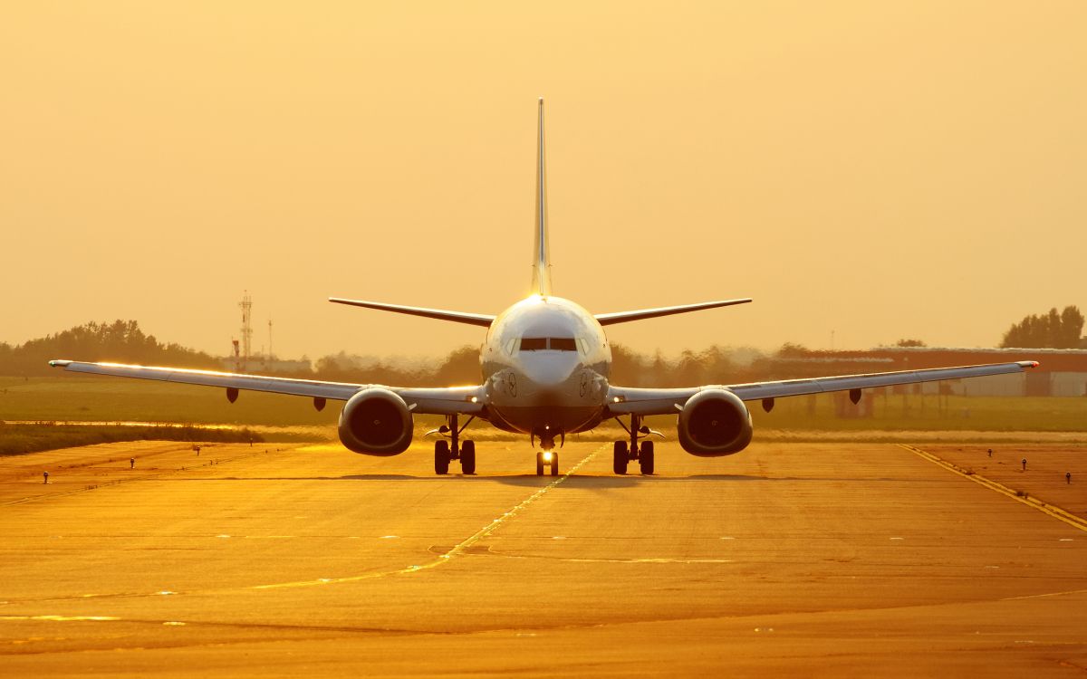 White Airplane on Brown Field During Daytime. Wallpaper in 2560x1600 Resolution