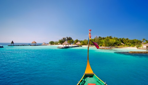 Image blue and green boat on sea during daytime