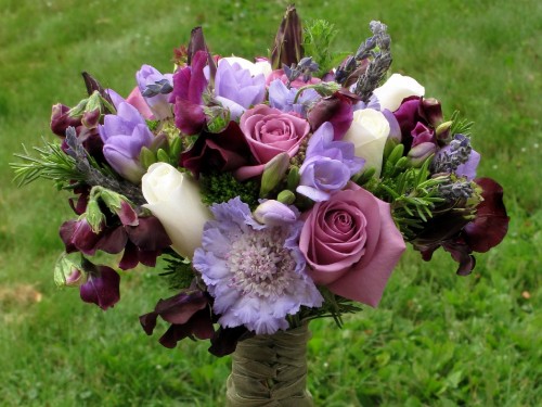 Image pink and white roses bouquet