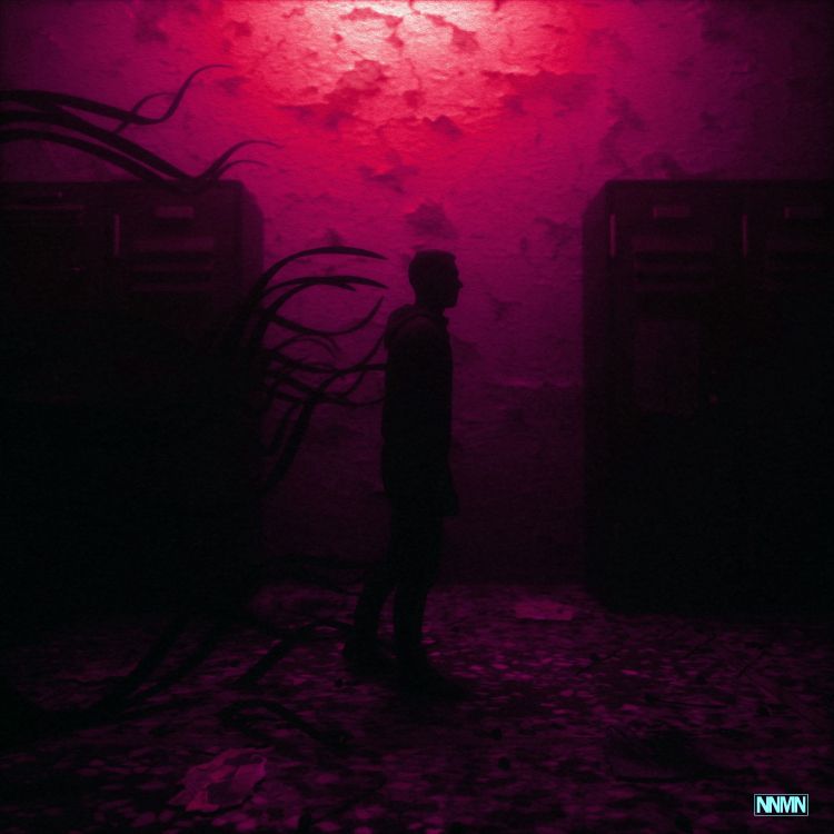 Silueta de Persona de Pie en el Suelo. Wallpaper in 3840x3840 Resolution