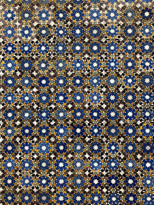 Image blue and white floral textile