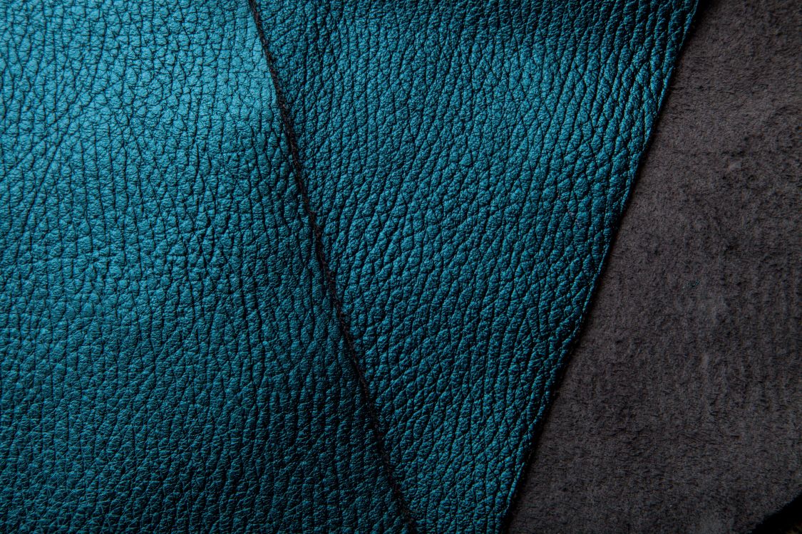 Grünes Textil Auf Schwarzem Textil. Wallpaper in 4500x3000 Resolution