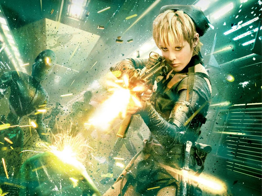 Garçon en Veste de Camouflage Verte et Noire Tenant Une Lumière Blanche et Jaune. Wallpaper in 2560x1920 Resolution