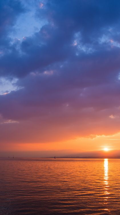 Cielo Azul Del Atardecer, Puesta, Azul, Agua, Ambiente. Wallpaper in 1800x3200 Resolution