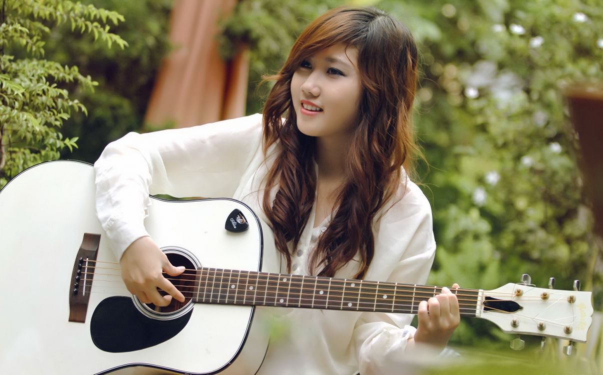 Guitarra, Instrumento de Cuerda, Instrumento Musical, Instrumentos de Cuerda Pulsada, Guitarra Acústica. Wallpaper in 2047x1273 Resolution