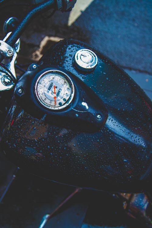 Black and Silver Motorcycle Speedometer. Wallpaper in 4160x6240 Resolution