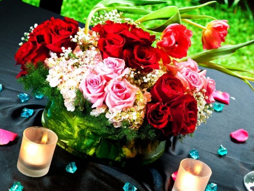 Image pink and white roses bouquet