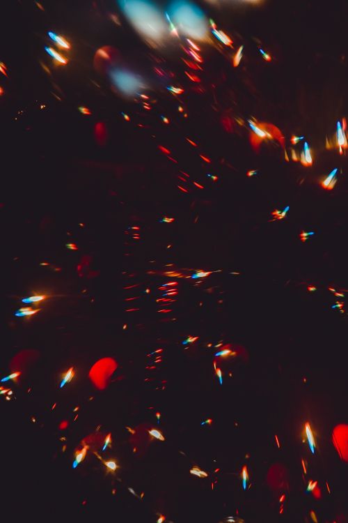 Rotes Und Gelbes Feuerwerk Während Der Nacht. Wallpaper in 4000x6000 Resolution