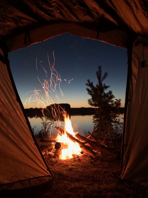 Camping, Carpa, la Hoguera, Calor, Fuego. Wallpaper in 3024x4032 Resolution
