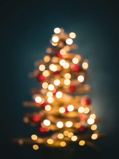 Image red and white christmas tree with lights