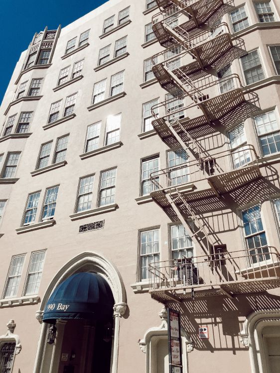 Fenêtre, Tour de Bloc, Quartier Résidentiel, Blue, Architecture. Wallpaper in 3025x4032 Resolution