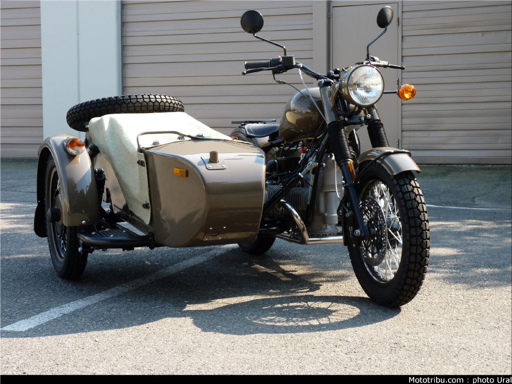 Schwarz-silbernes Cruiser-Motorrad. Wallpaper in 3200x2400 Resolution