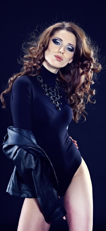 Modèle de Mode, Mode, Les Cheveux Bruns, Cheveu, Conjoint. Wallpaper in 1080x2340 Resolution