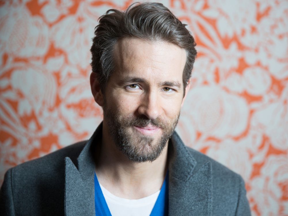 Hombre Con Chaqueta de Traje Negro. Wallpaper in 2048x1536 Resolution